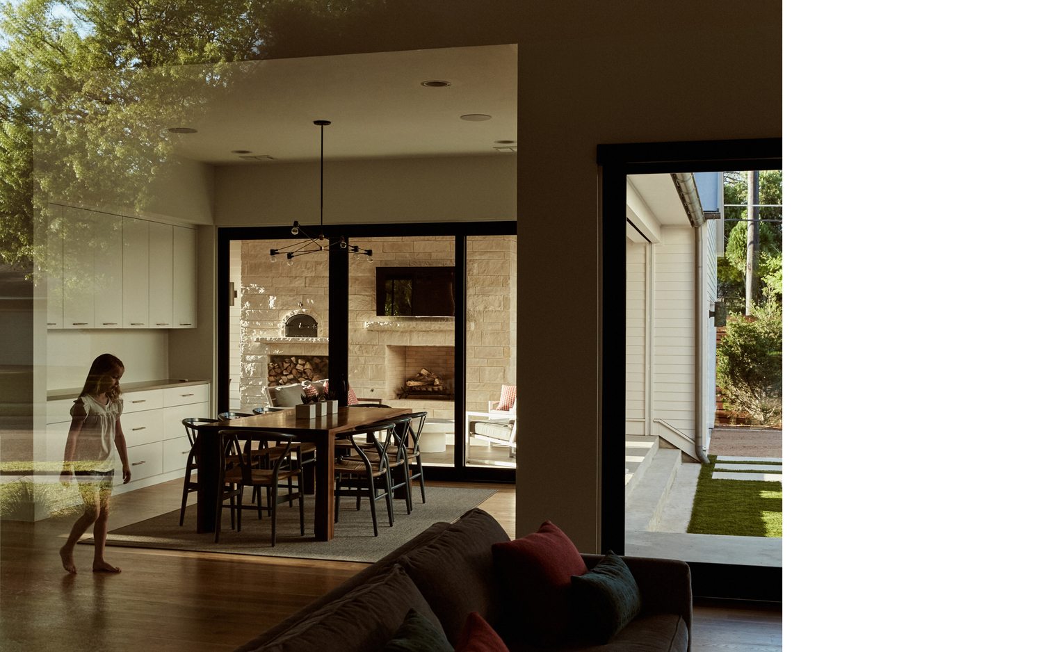 Read more about the article Photographer Collin Hughes for Dwell