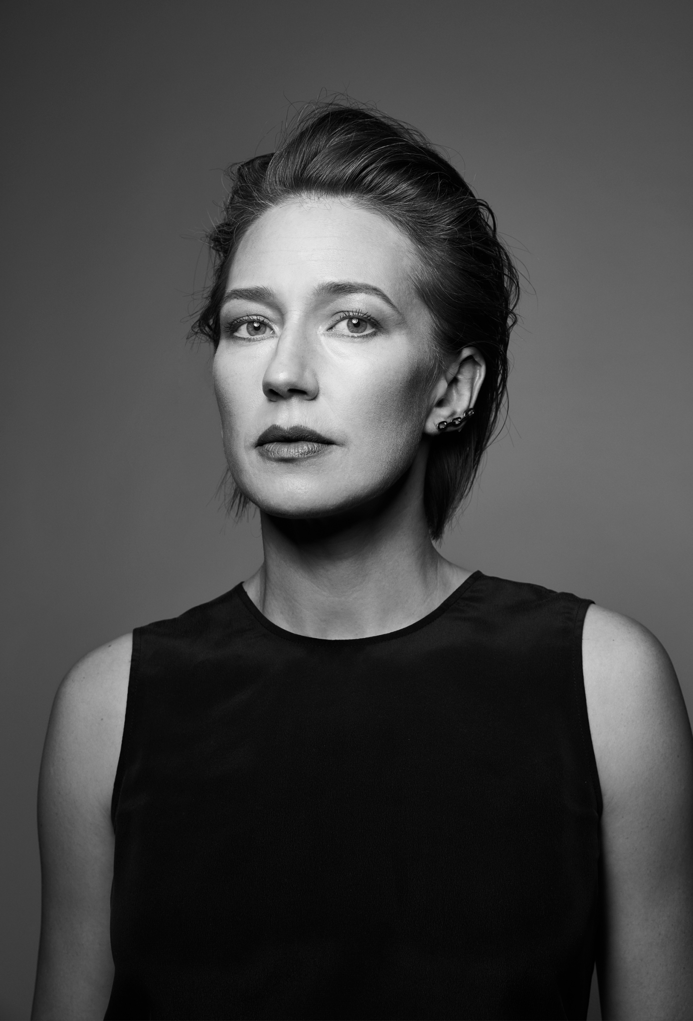 Read more about the article Justin Bettman photographed actress Carrie Coon