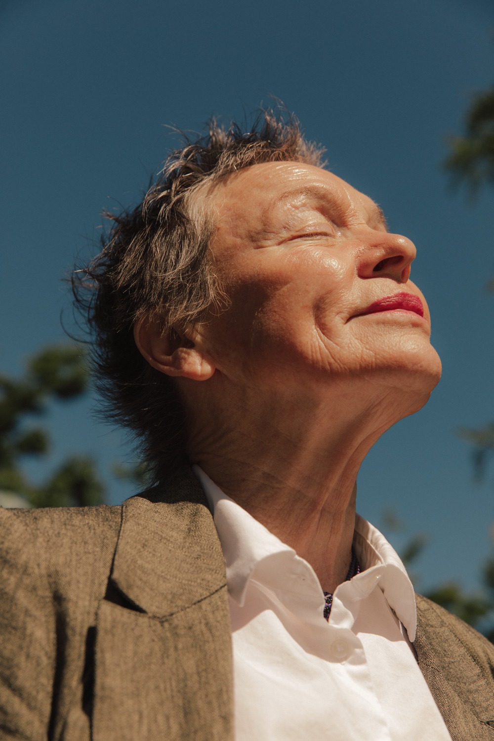 Read more about the article Ricky Rhodes photographed Laurie Anderson for FvF | Freunde von Freunden