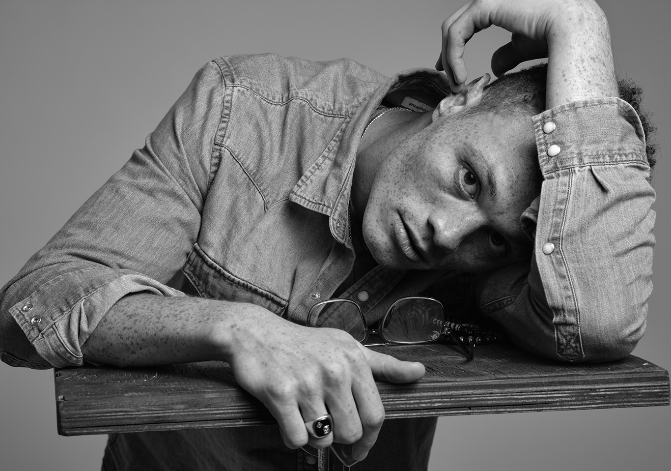 Read more about the article Justin Bettman photographed Stacey Edwards