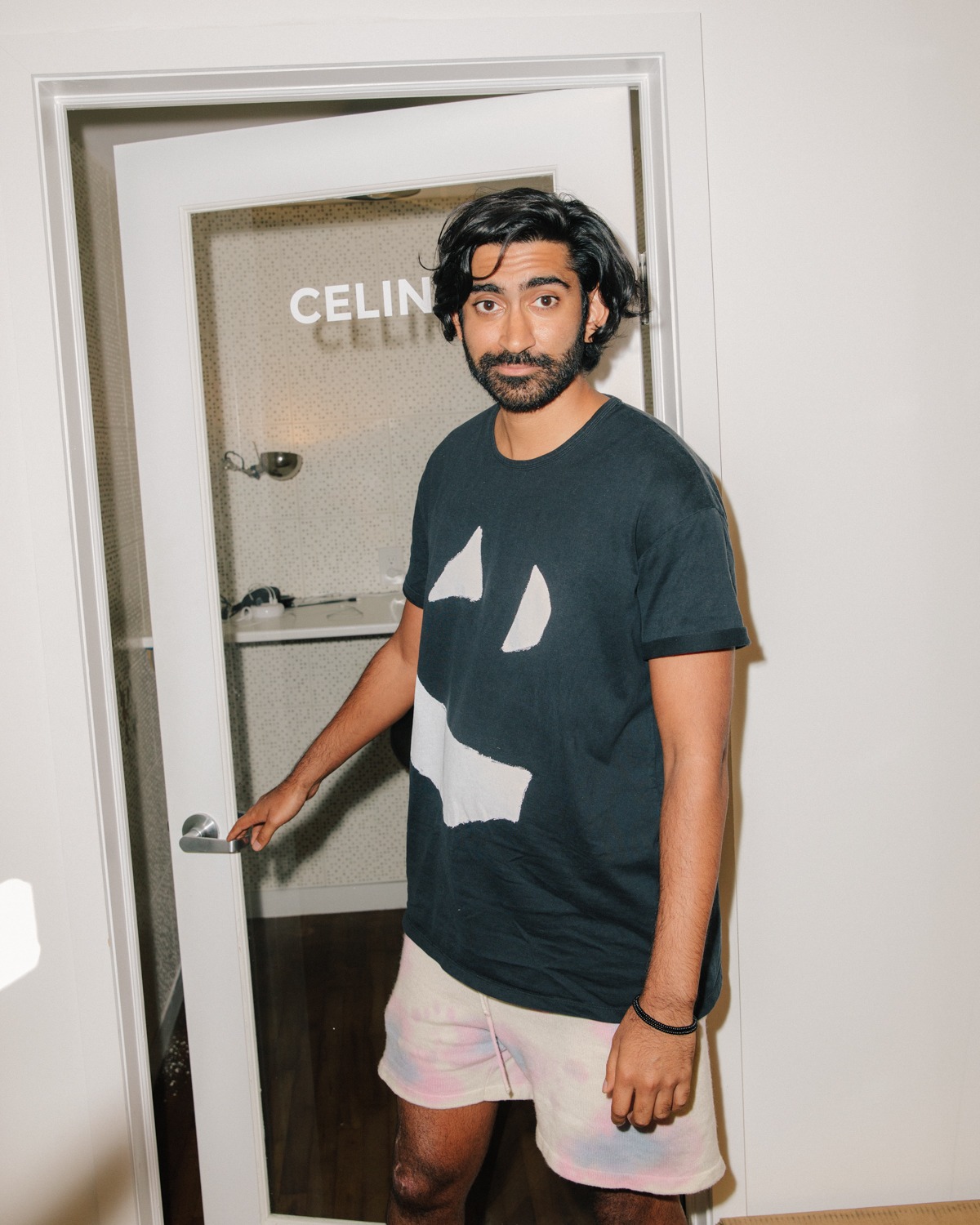 Read more about the article Ricky Rhodes photographed Grailed CEO Arun Gupta for Monocle
