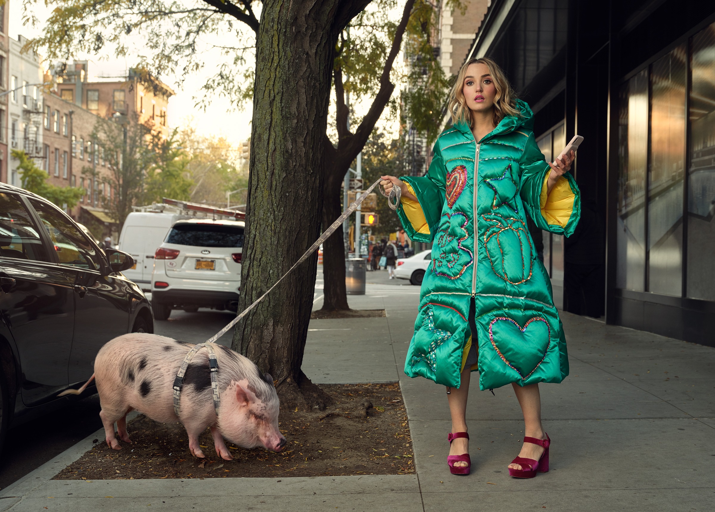 Read more about the article Justin Bettman photographed SNL’s Chloe Fineman