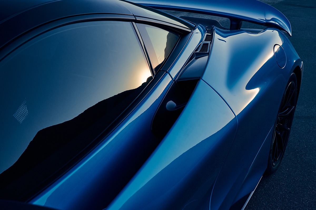 Read more about the article Alex Bernstein photographed the McLaren 765LT for Road & Track